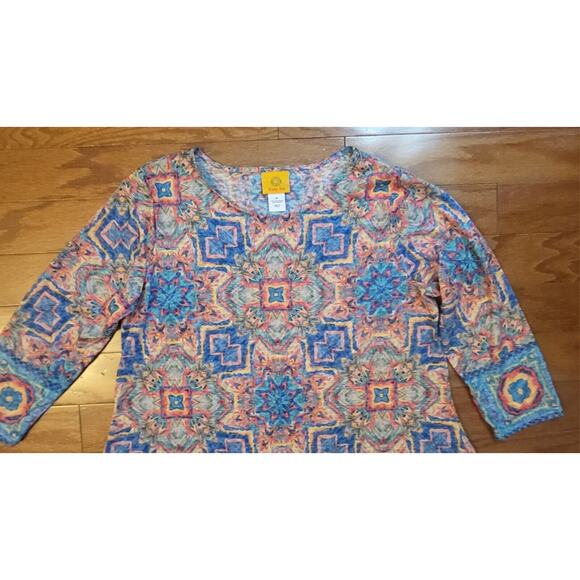 Women Ruby Red Size Medium Colorful Aztec Style Top3/4 Sleeve - Picture 5 of 11